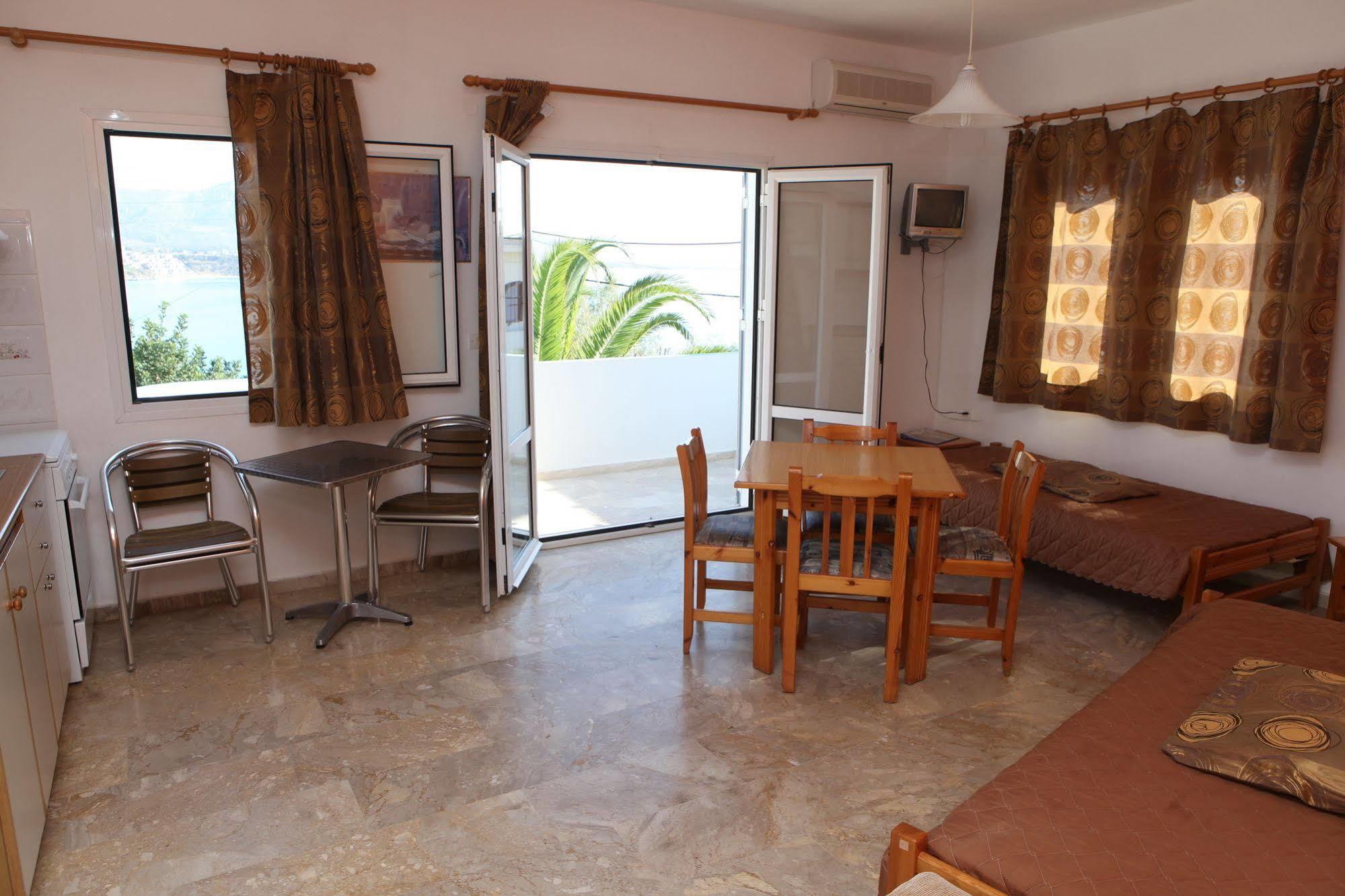 Cretasun Apartments Makrýgialos Esterno foto